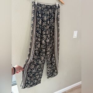 American Eagle Floral Wide Leg Boho Pants Black Cream Small